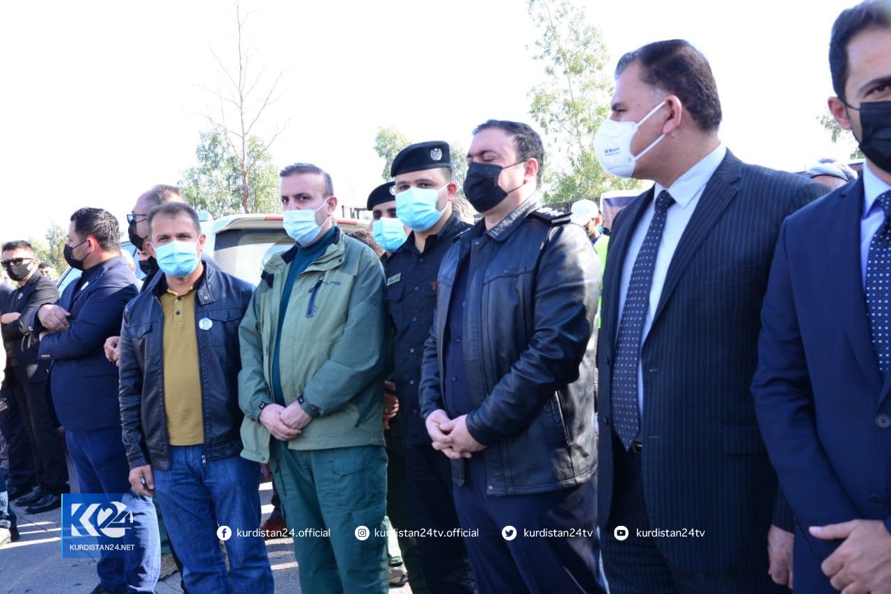 بەوێنە... هەزاران هاووڵاتی لە چاوەڕوانیی تەرمی فرسەت سۆفیدان 